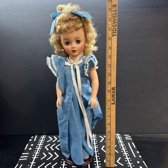 Vintage 1950s Ideal VT-18 Doll with Sleep Eyes - Picture 2 of 10